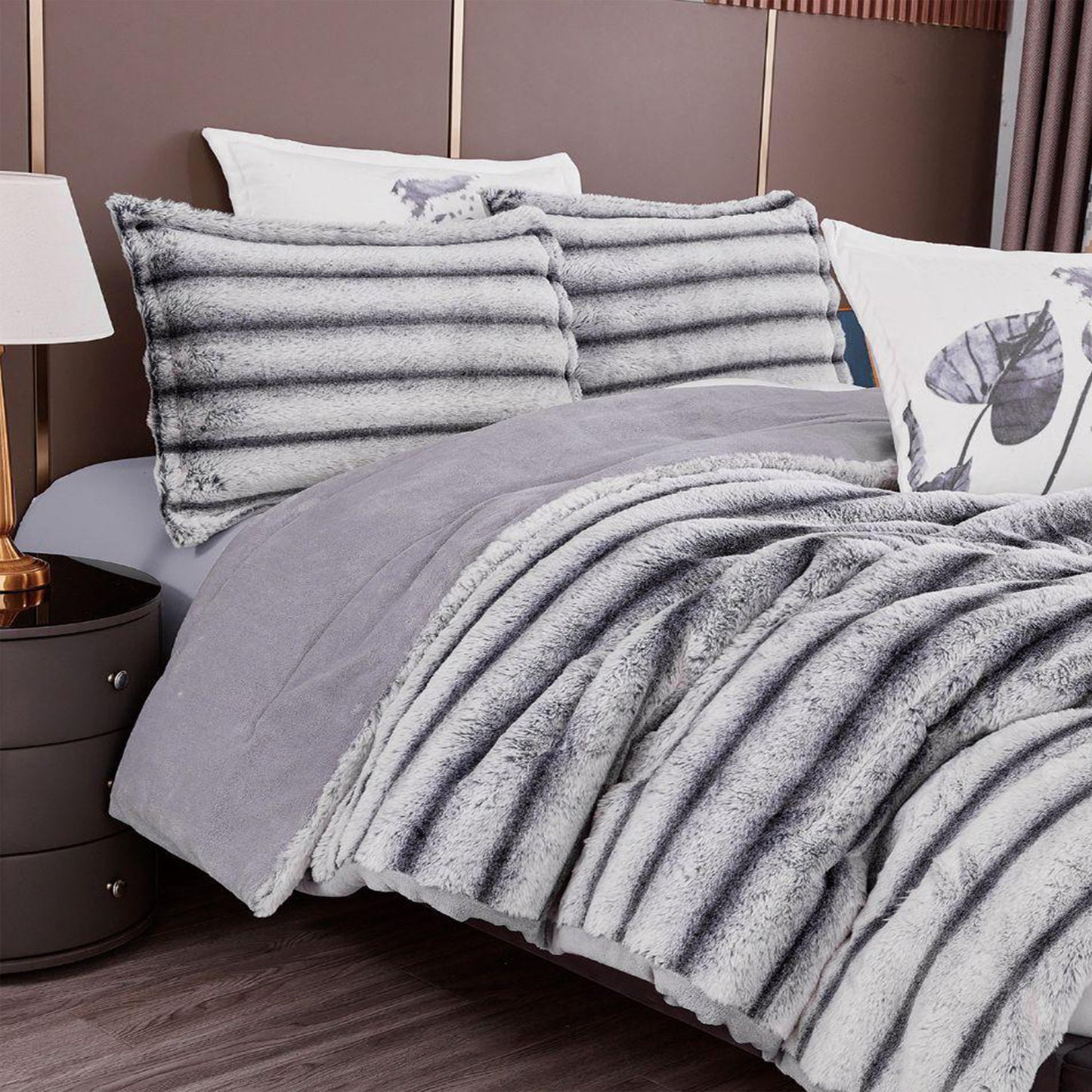 Luxury Winter coverlet fur Set | Rabbit Fur Face | King Size | 5 Pieces | Digital & Mohair Cushions