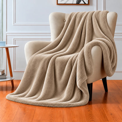 Fine TV Blanket 160 × 220 cm in Beige