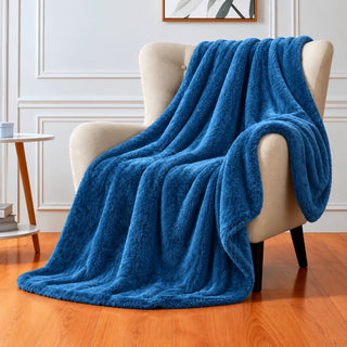 Fine TV Blanket 160 × 220 cm in Blue