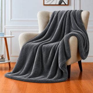 Fine TV Blanket 160 × 220 cm in Charcoal