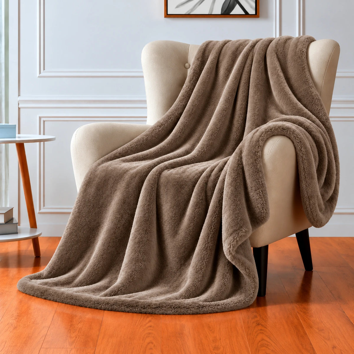 Fine TV Blanket 160 × 220 cm in Taupe